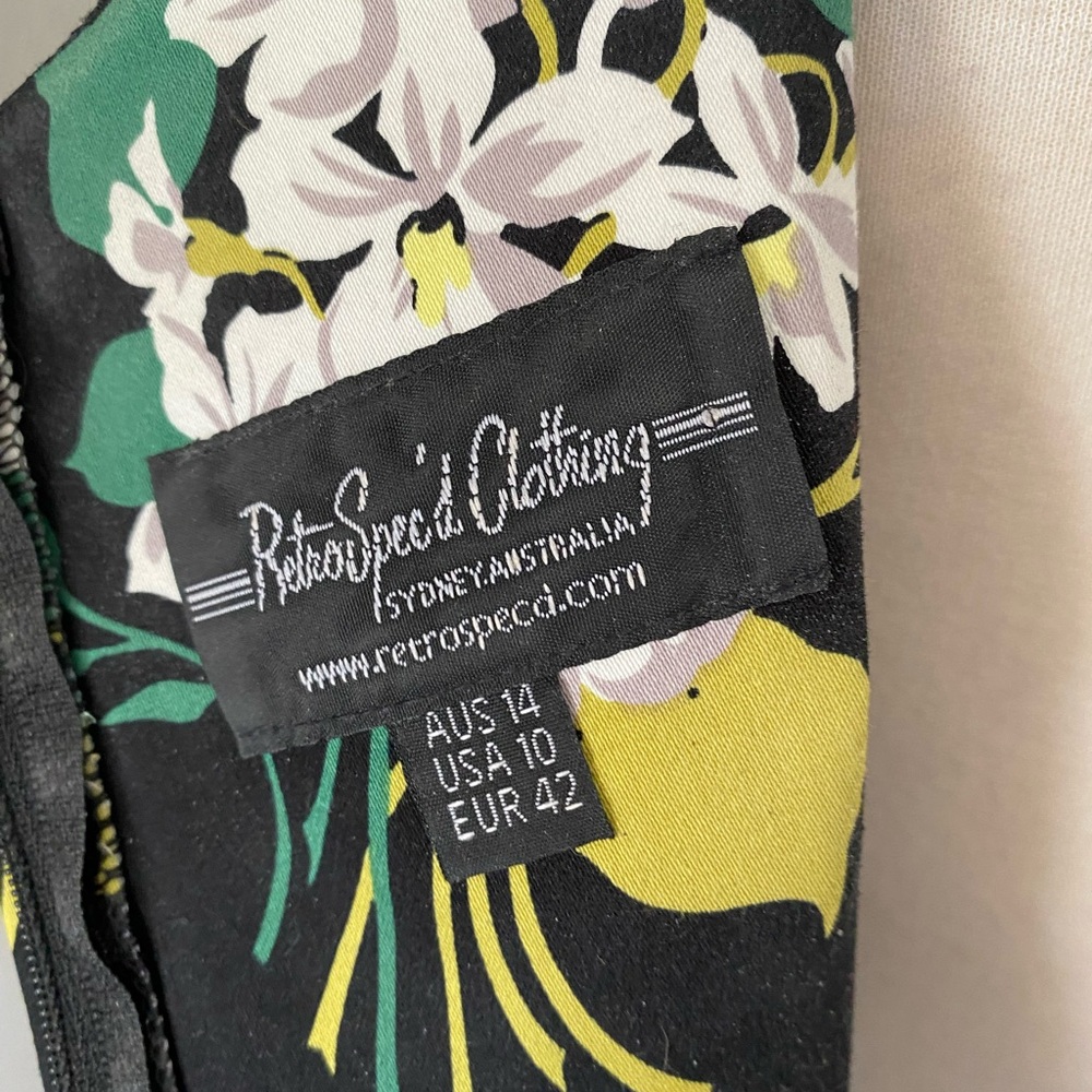 😃 SOLD 😃Retrospec’d Black Floral 1950’s Inspired Dress - Picture 6 of 8